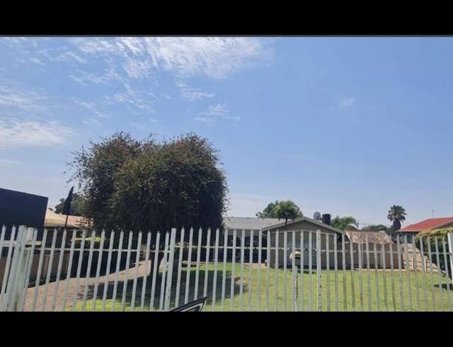 3 BEDROOM HOUSE FOR SALE IN KLIPPOORTJE